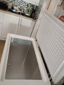 Frigidaire convertible fridge to freezer for sale like new - Photo 8