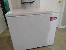 Frigidaire convertible fridge to freezer for sale like new - Photo 9