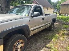 2005 Chevy Silverado 2500 HD Duramax diesel plough truck - Photo 2