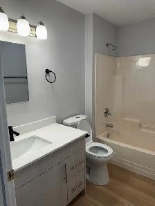 Ney renovated, Quiet BEDFORD Townhouse for Rent! - Photo 4