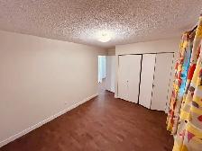 3 bedroom, 1 bath duplex - Photo 4