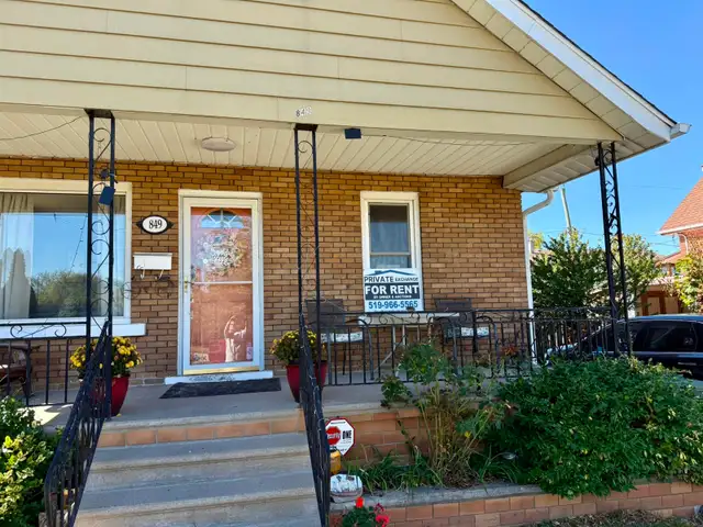 1 Bed, 1 Bath Studio Fully Furnished Basement Windsor ON