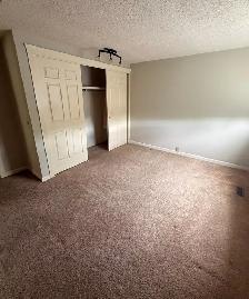 INVESTOR & RENOVATOR ALERT ️ Huge 2,152 SqFt End-Unit Townhome - Photo 5