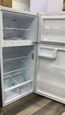 Upright Freezer -  Arctic King 7.1 Cu Ft ARU07B3AWW - White - Photo 2