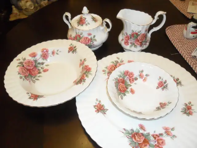 ROYAL ALBERT CHINA