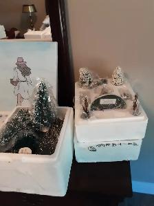 Christmas has Arrived  !!!Norman Rockwell's Christmas  Village - Photo 2
