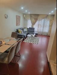 Furnished 3-bedroom main upper unit available in Malton - Photo 2