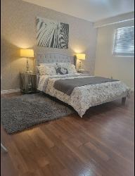 Furnished 3-bedroom main upper unit available in Malton - Photo 9