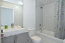 2 BDRM Den-65 Bremner Blvd. Toronto ON, M5J 0A7 - Photo 5