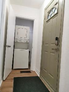 Beautiful room in four room unit - Photo 2