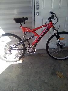 2 Bicyclettes à vendre 75$ ch.  les 2 pour 125$