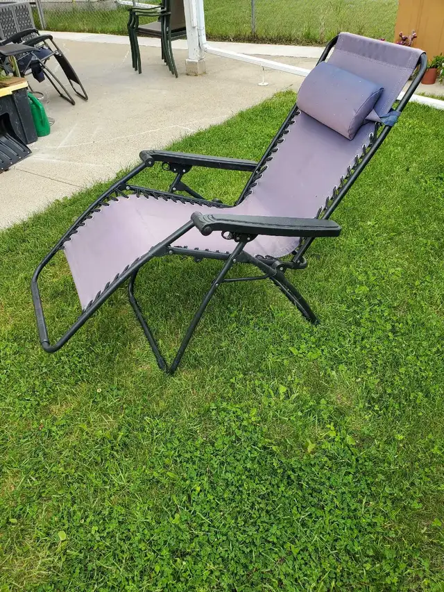 lawn chair