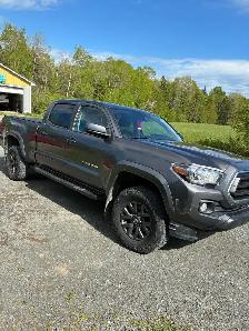 2020  Toyota Tacoma SR5 - Photo 2