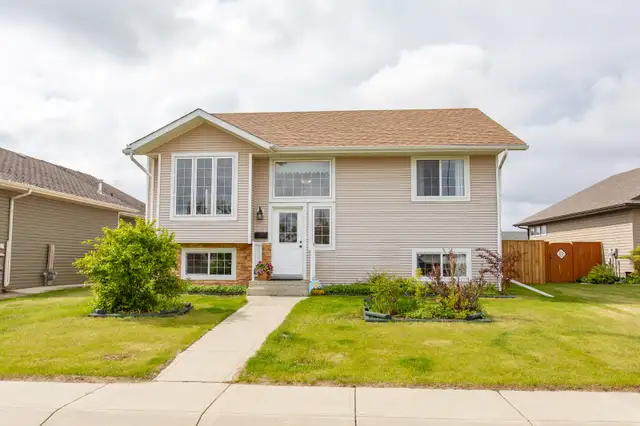 4 bed 3 bath detached home