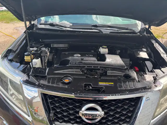 $9,000 Freshly safetied 2013 Nissan Pathfinder SL