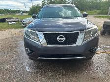 $9,000 Freshly safetied 2013 Nissan Pathfinder SL - Photo 2