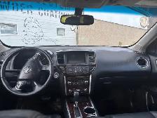 $9,000 Freshly safetied 2013 Nissan Pathfinder SL - Photo 3