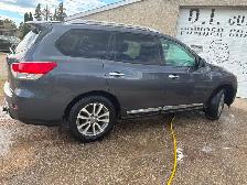 $9,000 Freshly safetied 2013 Nissan Pathfinder SL - Photo 8