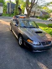 2004 Ford Mustang Convertible - Photo 3