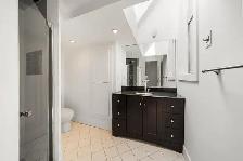 Queen w Niagara,July/Aug,1br,ac,,lndry,deck,reno,over shop,$2475 - Photo 8