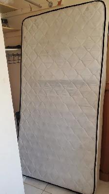 one Single spring mattress - Photo 2