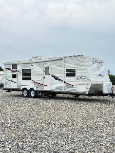 2007 jayco camper 30 foot/Bunks/slide trailer
