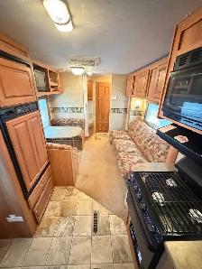2007 jayco camper 30 foot/Bunks/slide trailer - Photo 4
