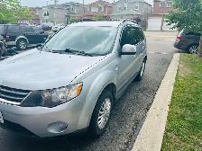 2009 Mitsubishi Outlander ES AWD - Photo 2