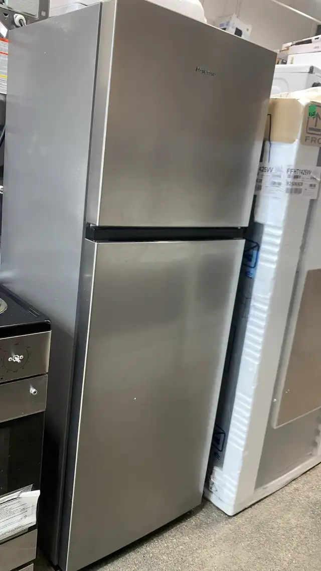 Fridge - 24' Hisense  10.7 Cu. Ft. - Top Freezer RT12A2CSE - SS
