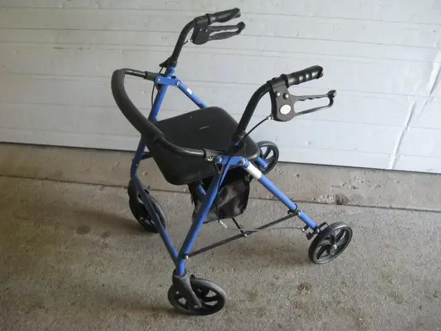 BASIC LIVING WALKER