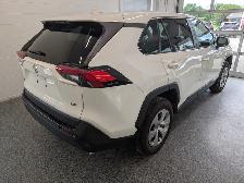 2022 Toyota RAV4 LE - Photo 3