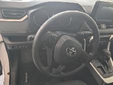 2022 Toyota RAV4 LE - Photo 12