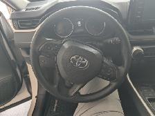 2022 Toyota RAV4 LE - Photo 14