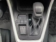 2022 Toyota RAV4 LE - Photo 15