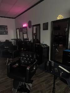 Stylists / Barber/Nail Tech /Estetician Booth rental/Commission - Photo 7