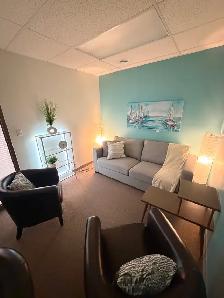 Private Office for Rent - 3min from Walkers line and QEW - Photo 2
