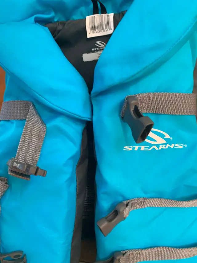 FREE YOUTH LIFE JACKET