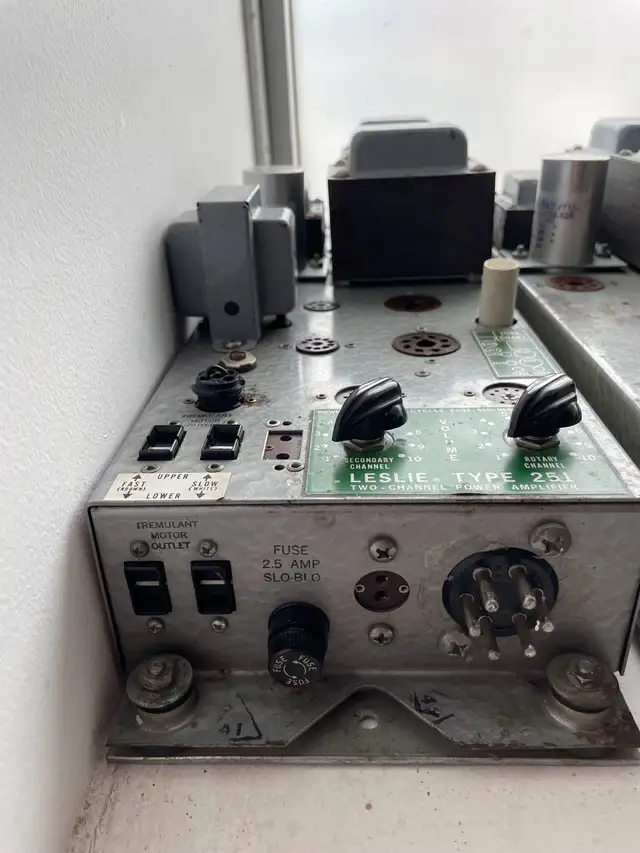 Leslie amplifier chassis.