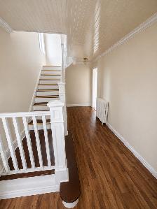 203 Freshwater Rd - Upper Unit - 3/4 Bedroom, Heat & Light Inc - Photo 3