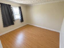 203 Freshwater Rd - Upper Unit - 3/4 Bedroom, Heat & Light Inc - Photo 9