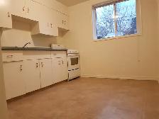 One Bedroom . Walking distance to Westmount - Photo 7