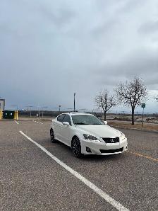 Lexus is 350 2011 awd v6 3.5l