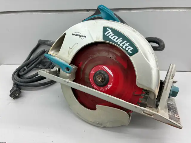 Makita 5007MG Circular Saw