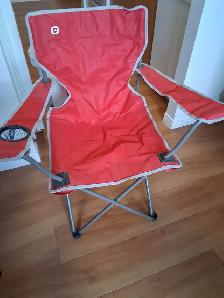 lawn chairs with glass holders, like new. - Photo 2