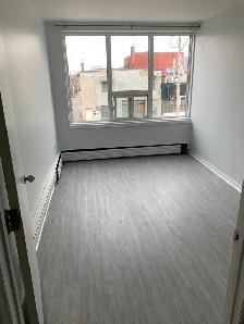 Spacious, Bright 2 Bedroom w/ Parking - $1495