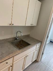 Spacious, Bright 2 Bedroom w/ Parking - $1495 - Photo 10