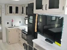 2027 EAST TO WEST DELLA TERRA 261RB-GREAT COUPLES LAYOUT! - Photo 14