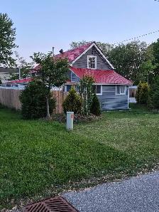 Kingsville 3 bedroom house  for sale 3 car garage also