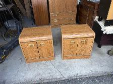 Free delivery used Pair of oak veneer nightstands - Photo 4