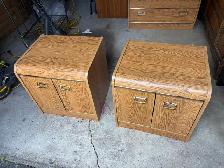 Free delivery used Pair of oak veneer nightstands - Photo 6